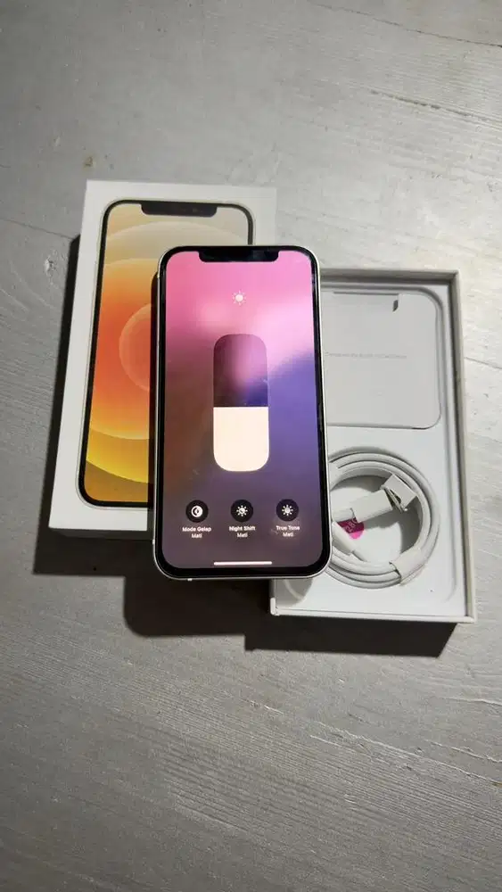 Iphone 12 White 128GB Mulus Lengkap Terdaftar