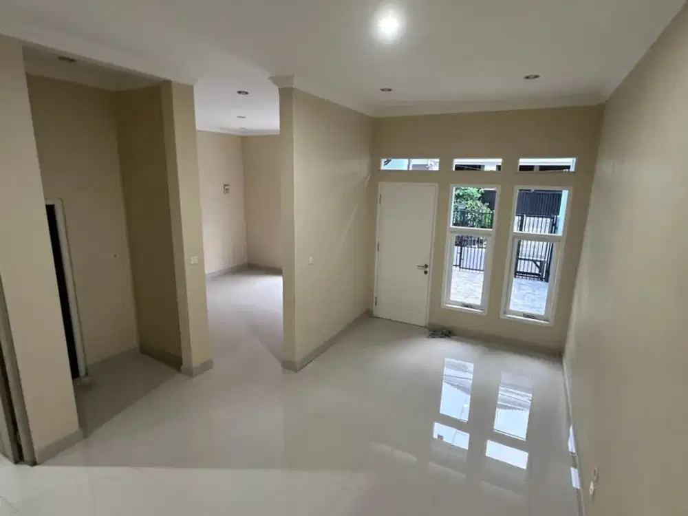 Rumah bagus Kayu Putih 7x12m 2 lantai, jalan 2 mobil, hadap Selatan