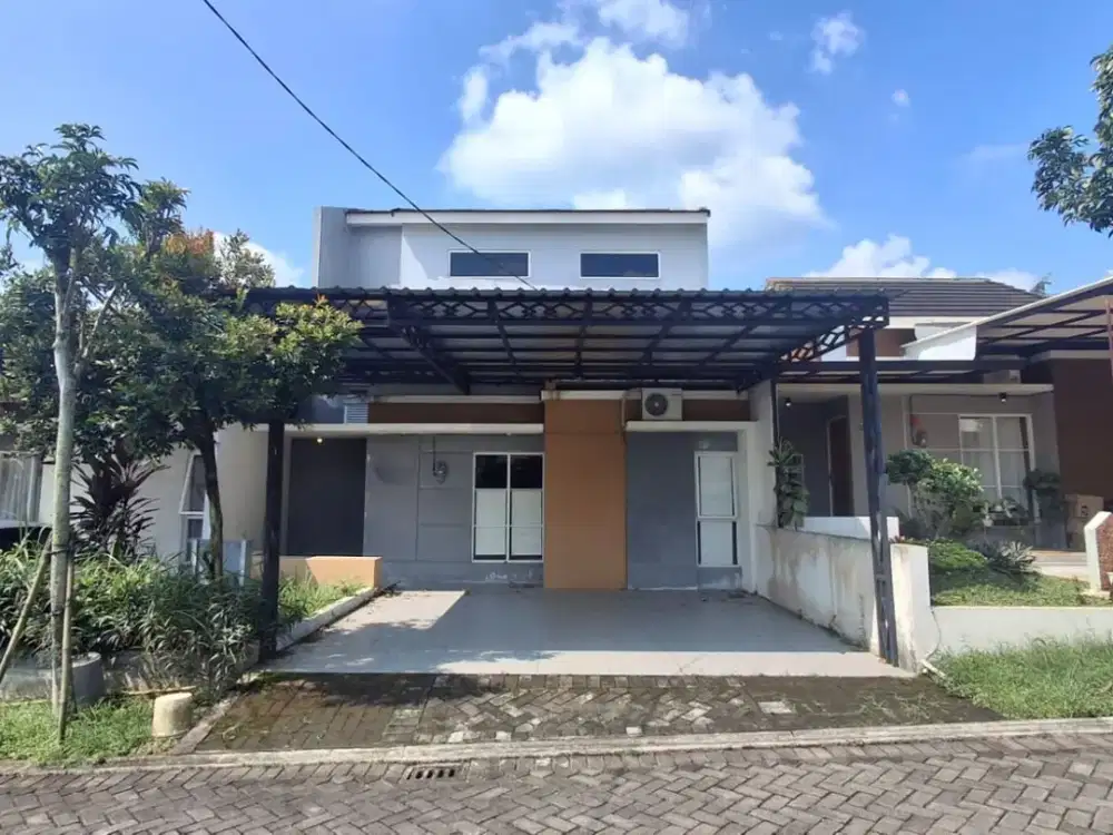 Jual cepat rumah bagus 2 lantai BSB VILLAGE MIJEN