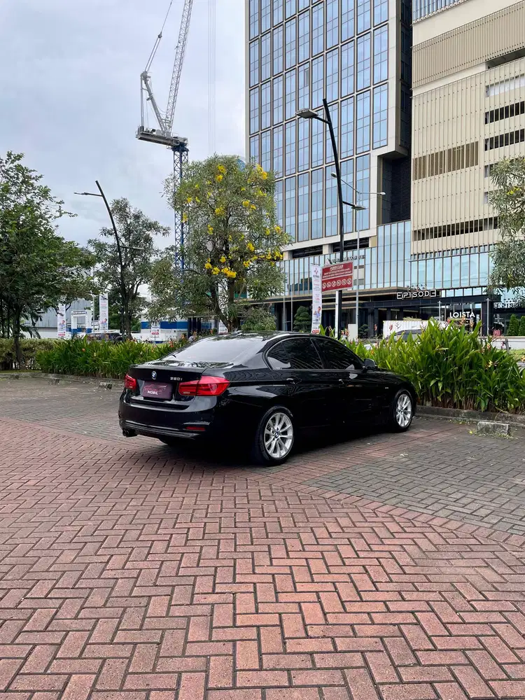 KM RENDAH BMW 320I Automatic 2016
