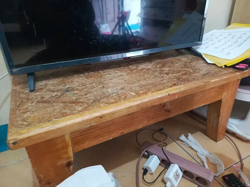 Meja kayu / meja TV / meja makan