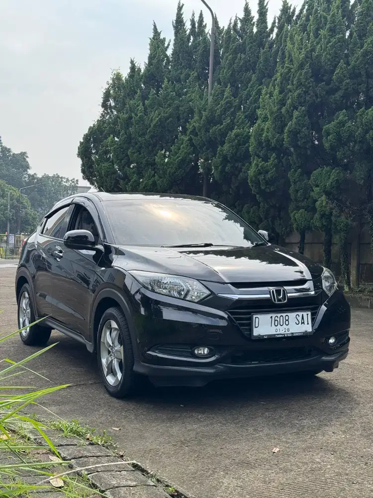 Honda HR-V s matic 2017 hitam low odometer