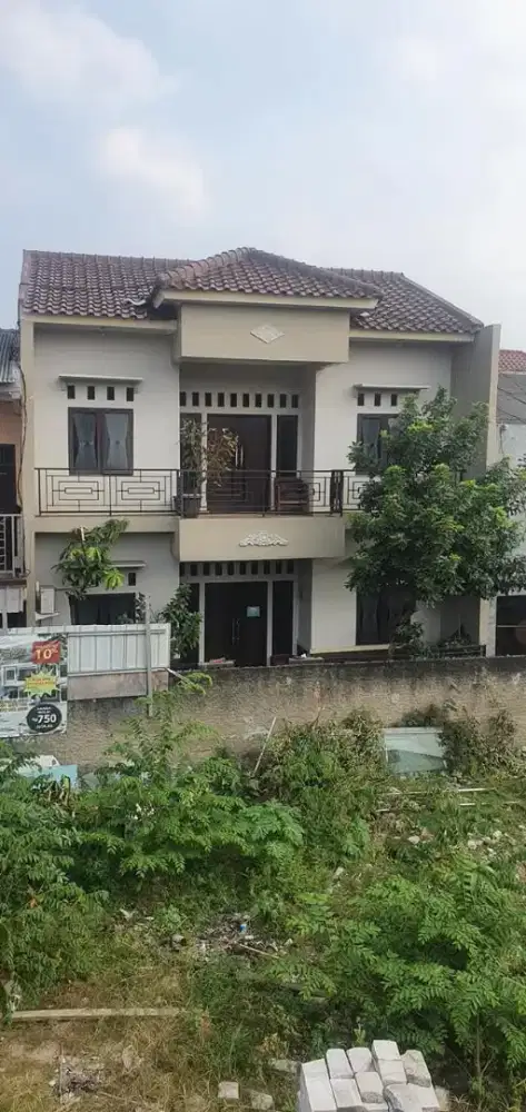 Dijual Cepat Rumah 4KT & 3KM + 2 Pintu Kontrakan (LT.100m2)