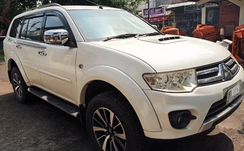 Mitsubishi Pajero Sport 2.5E Exceed 2x4 A/T Tahun 2014