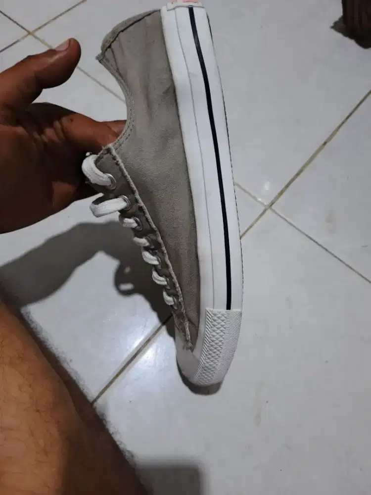 Sepatu Converse original size 42'5