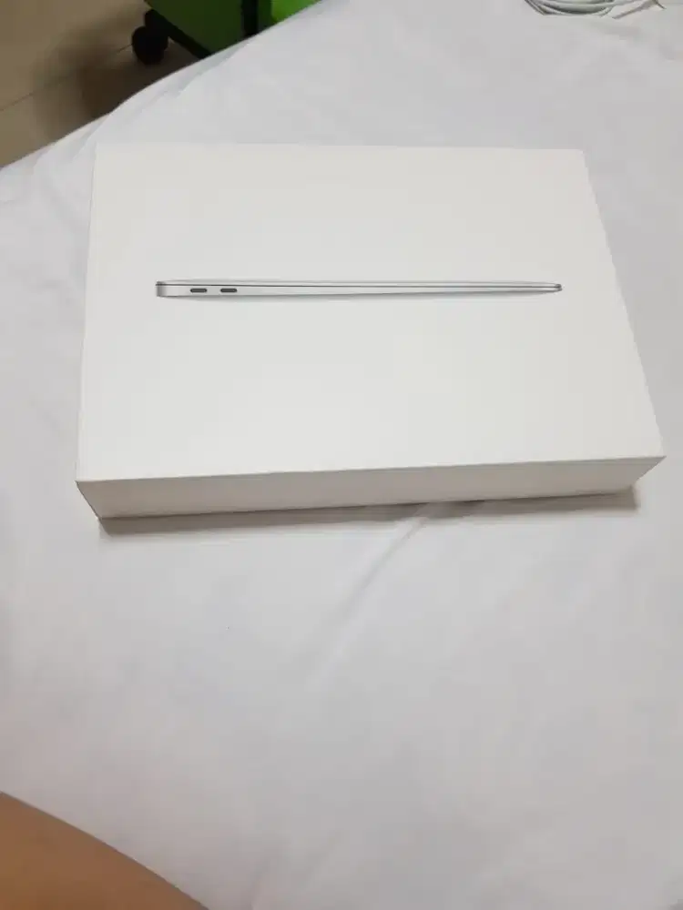 Jual cepat cuma 7jt cod only buaran jaktim macbook air m1 256 silver