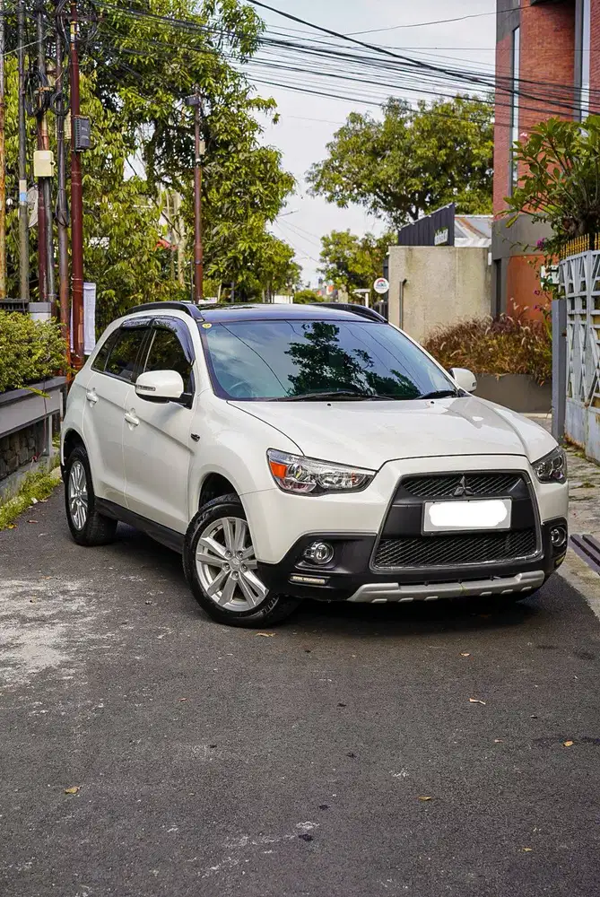 OUTLANDER PX PANORAMIC LOW KM ISTIMEWA