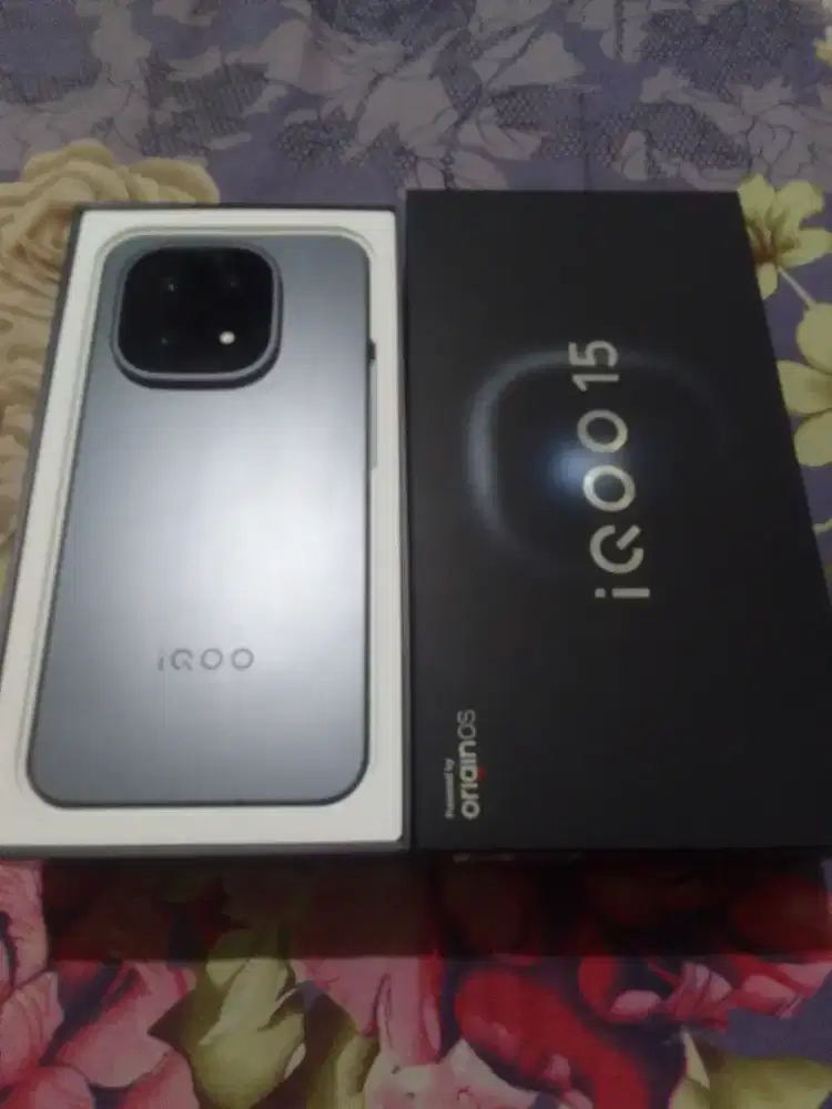 iQOO 15 16/512gb