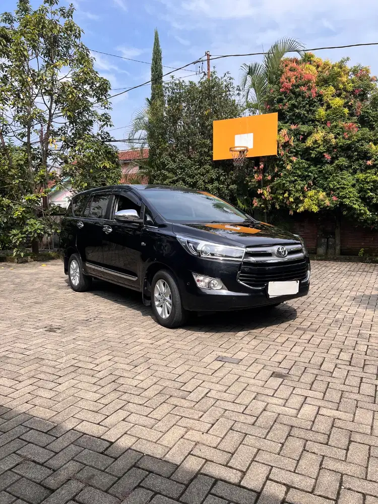 kijang innova reborn V M/T (ISTIMEWA)