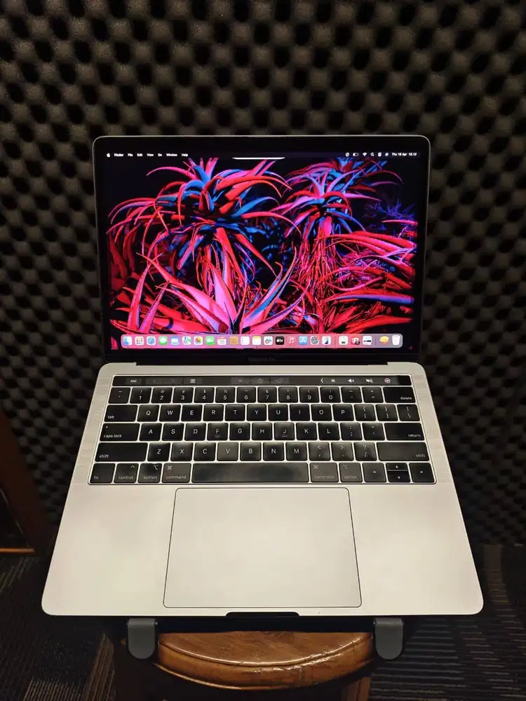 MacBook Pro 2019 i7 Quad-Core RAM 16GB SSD 512GB – Full Power & Mulus