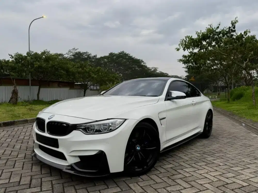 BMW M4 F82 COUPE 2015