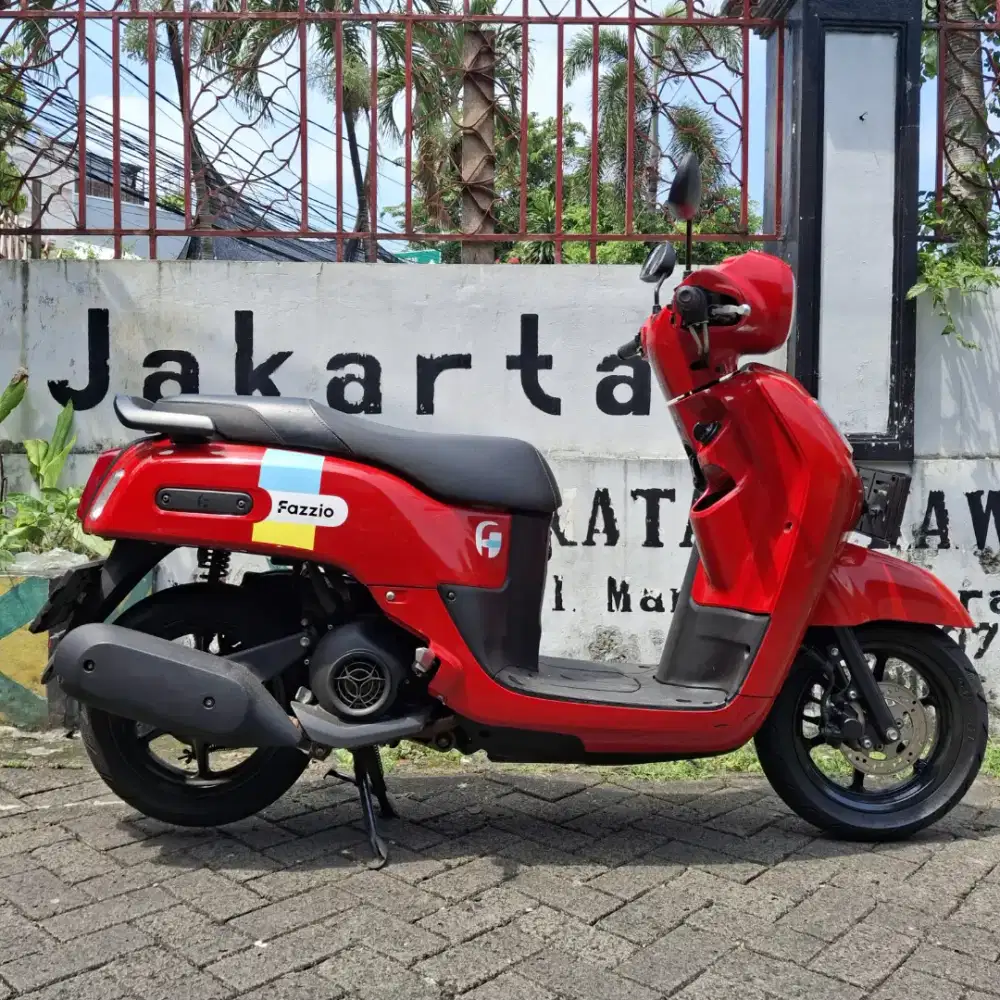 MOTOR YAMAHA FAZZIO 125CC BLUE CORE HYBRID MERAH 2023 BU CEPAT MURAH