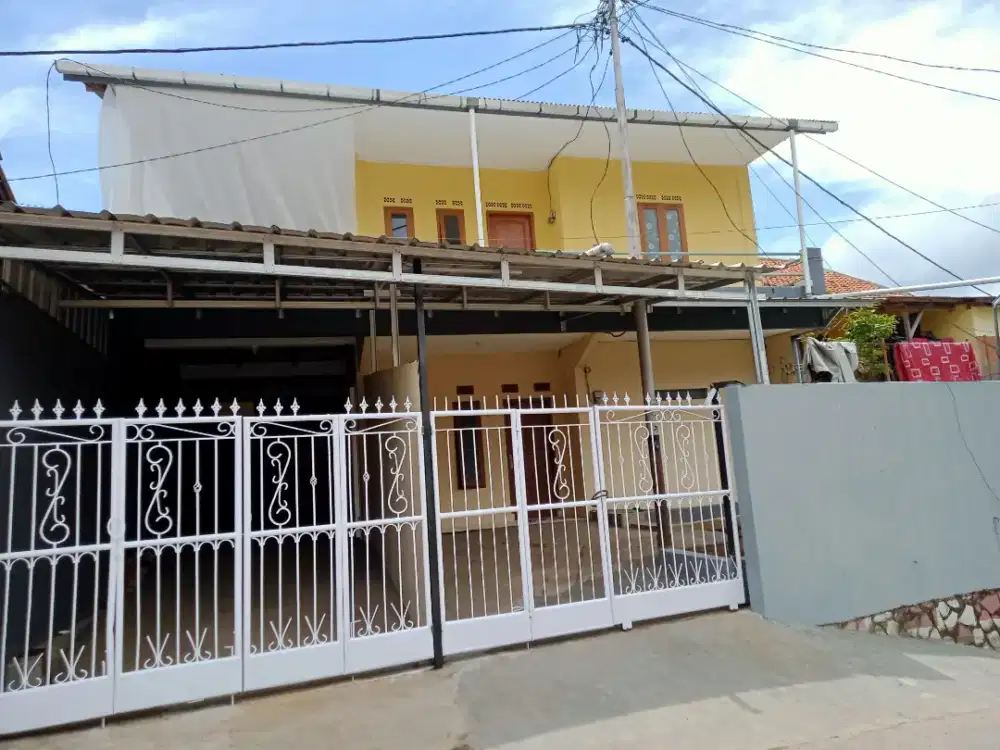 Di sewakan sebauh rumah