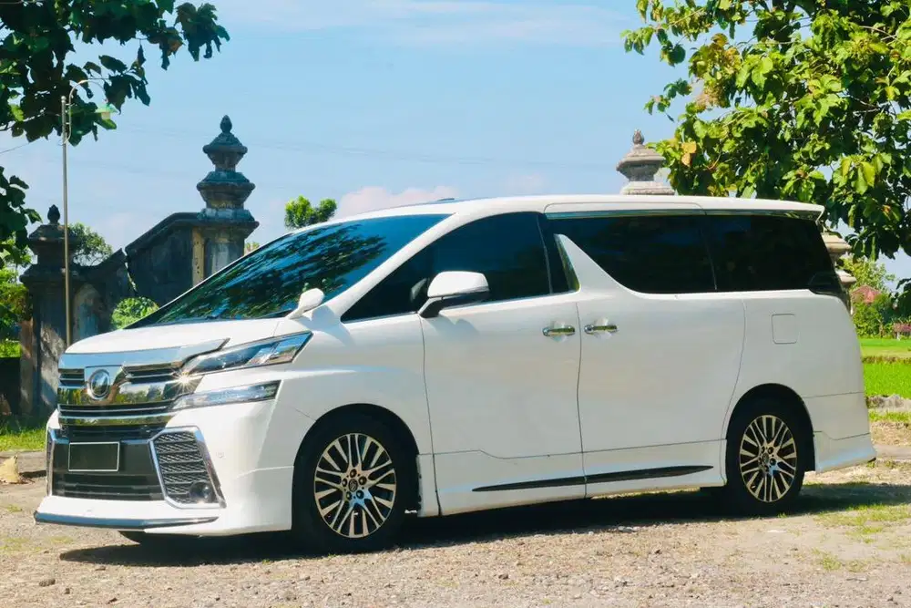 Toyota alphard vellfire ZG tahun 2016 mulus liat pasti suka