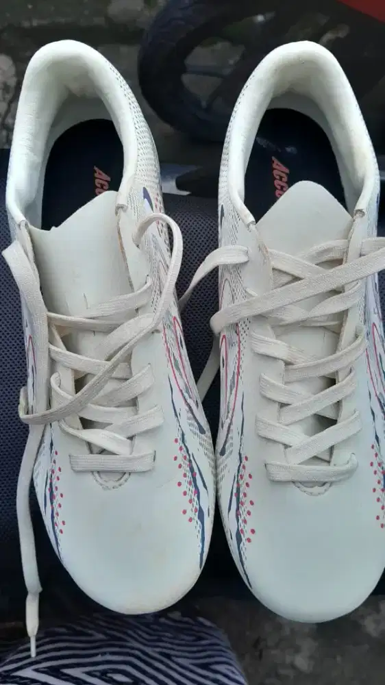 Sepatu bola specs ukuran 39