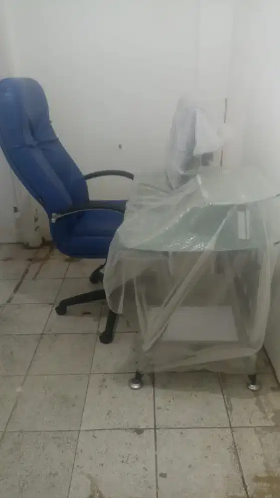 Dijual Murah 1 Set Meja Dan Kursi Kantor