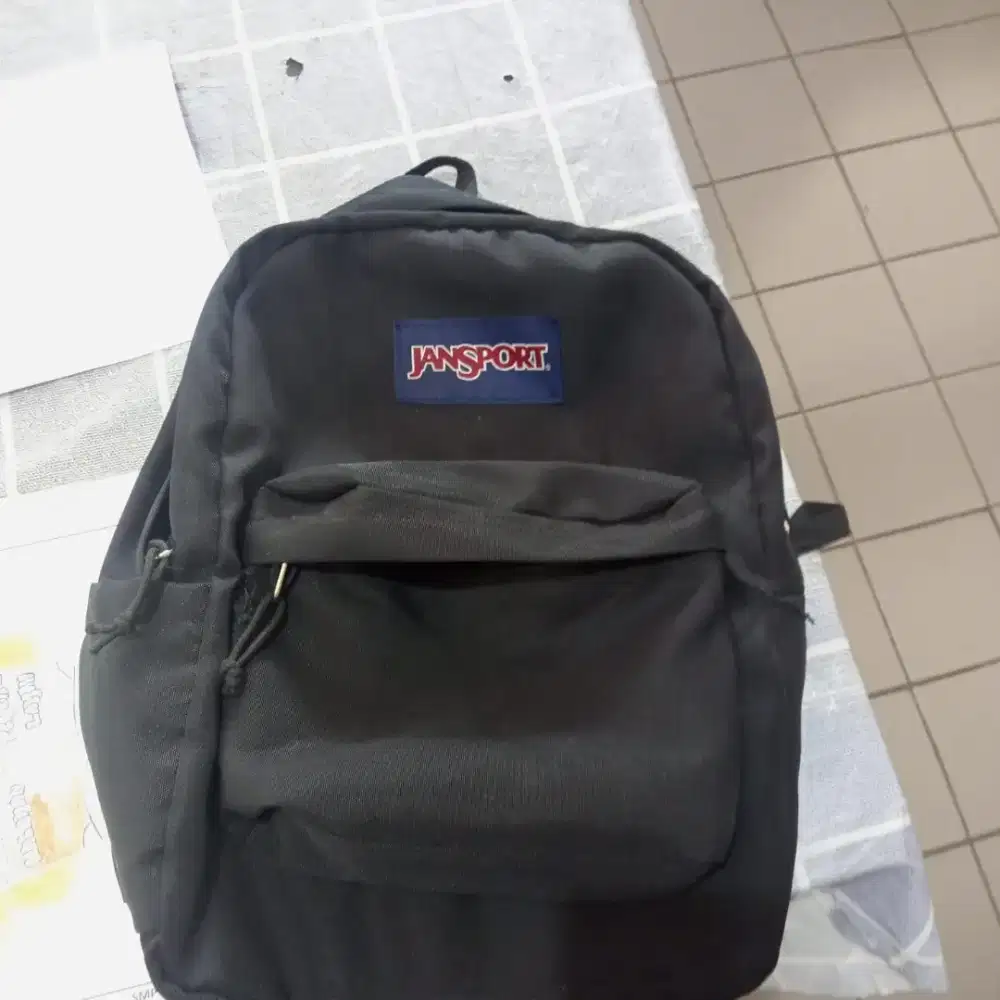 tas jansport warna hitam
