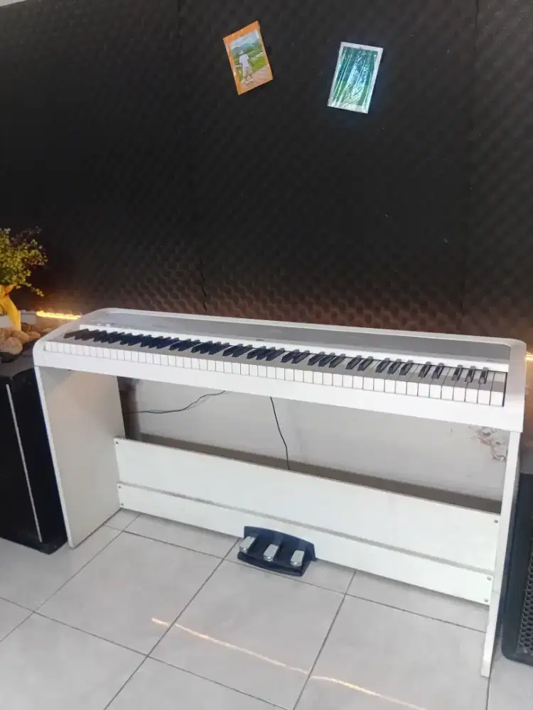 DIGITAL PIANO KORG B2 SP PUTIH