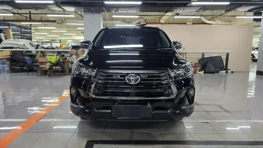 Toyota Inova venturer bensin 2022