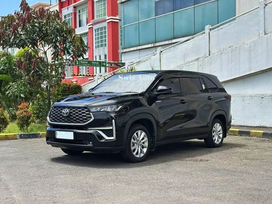 KM 16rb 2024 Toyota Innova Zenix 2.0 V Hybrid CVT Hitam Service Record