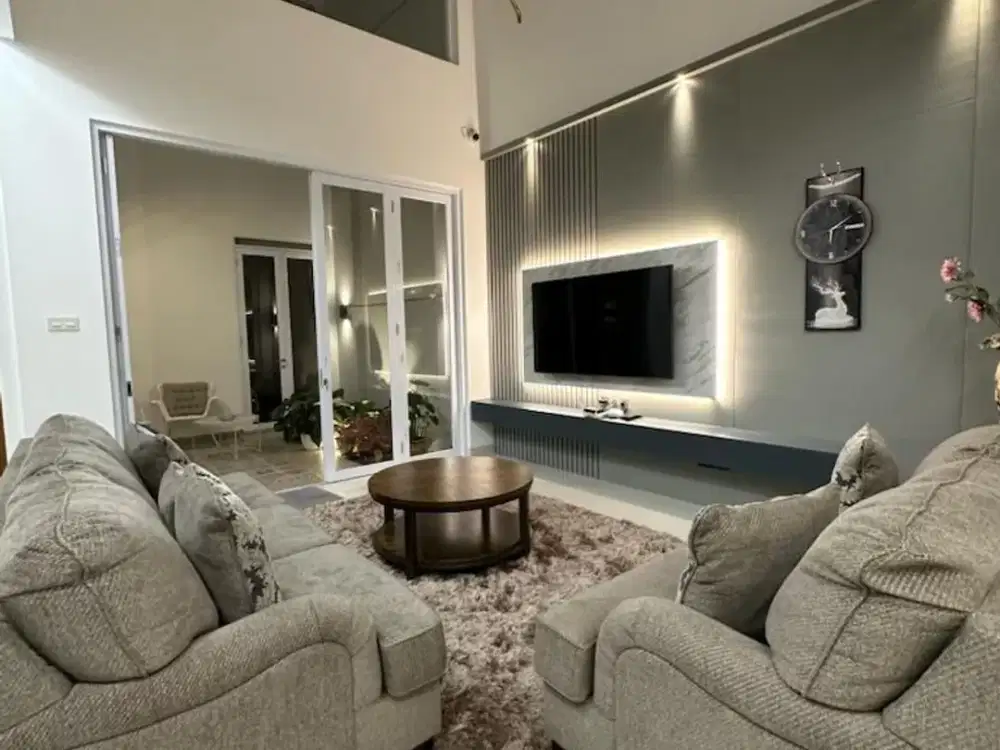 DIJUAL Rumah MEWAH Dengan MODERN Bangunan SIAP HUNI  FULL FURNISHED di CISITU Dago dekat KAMPUS  ITB Bandung