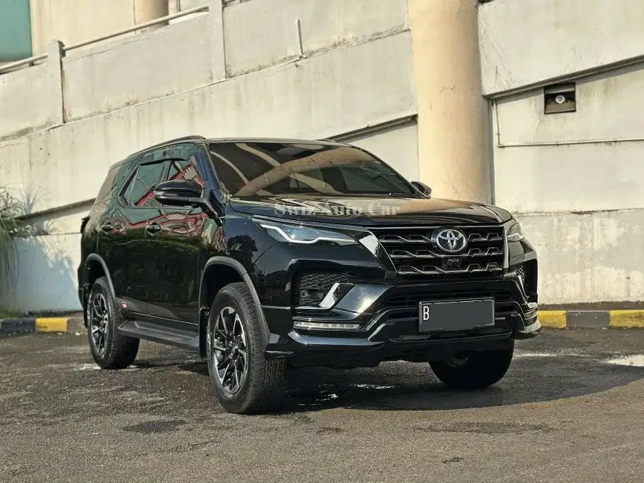 Jual Cepat Toyota Fortuner 2.8 GR Sport AT 2022 Diesel Hitam KM 30rb