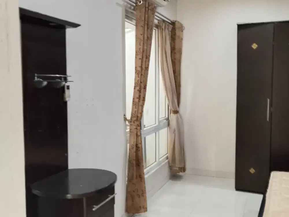 Murah !! DISEWAKAN RUMAH DI IMPERIAL KELAPA GADING 2 LANTAI SIAP HUNI JALAN LEBAS BEBAS BANJIR