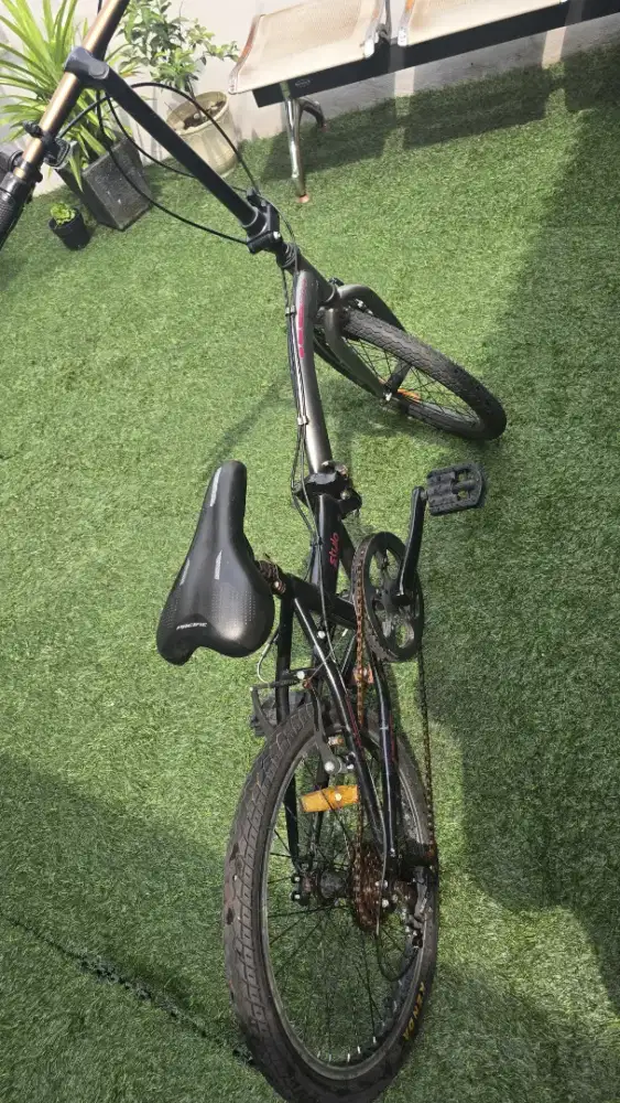 Sepeda United Stylo 16