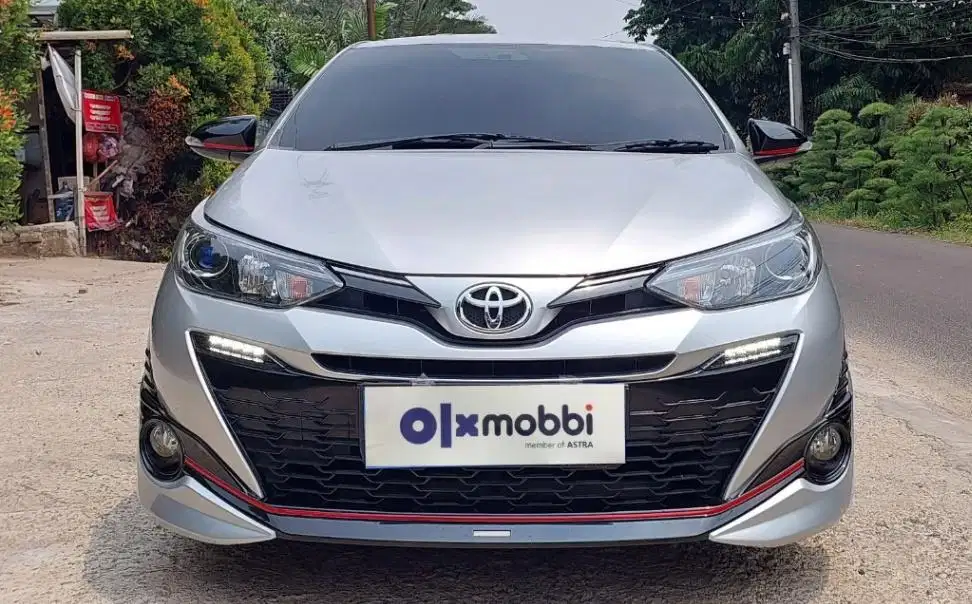 TDP 9,JT, Toyota Yaris 1.5 TRD Sportivo Bensin-AT Silver 2018