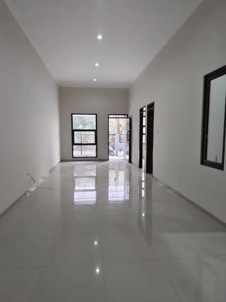 Dijual Rumah Cantik Baru Renov di Taman Kopo Indah TKI 2