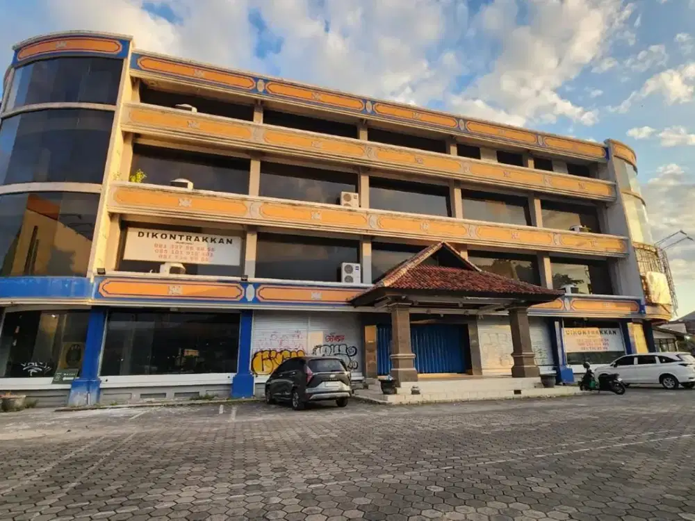 Gedung besar 4 lantai di lokasi hook, Disewakan.