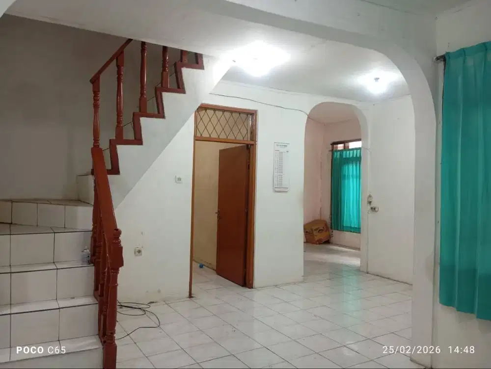 Disewakan Rumah 2 Lantai Jalur Ramai Di Margahayu Raya