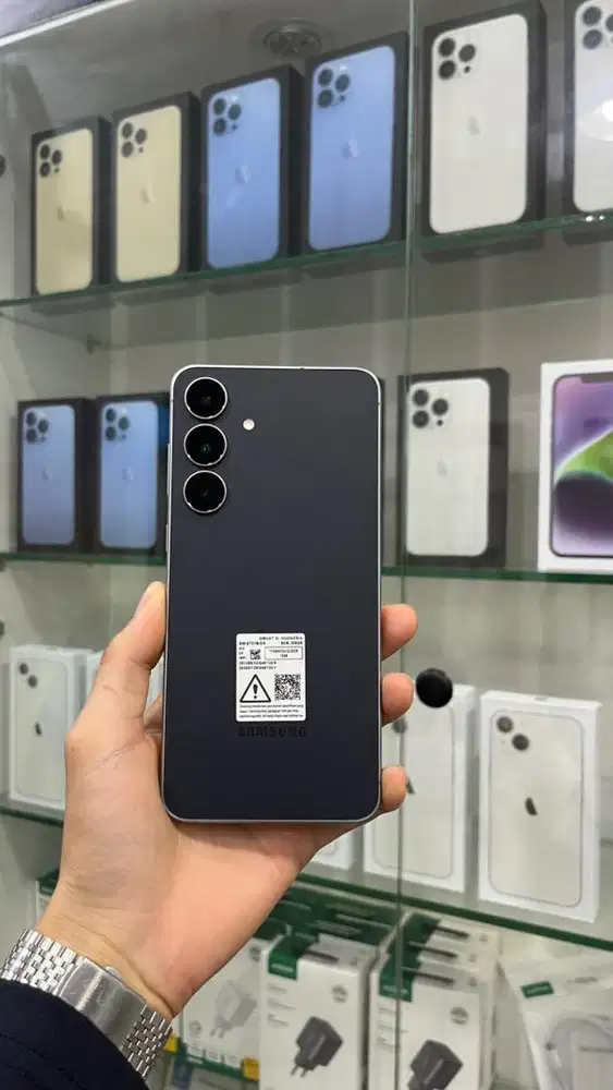 Samsung Galaxy S25 Fe 5G 8/256 GB, Garansi Aktif - Oktober 2026