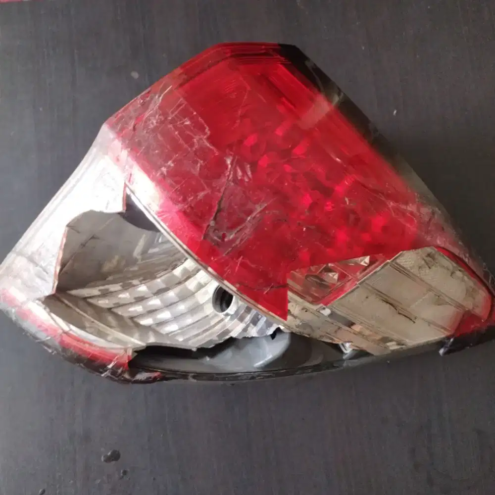 Stoplamp HRV (Rusak/Pecah)