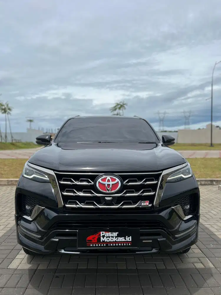 TOYOTA FORTUNER GR 2.8 4x2 2023 ( LOW DP )