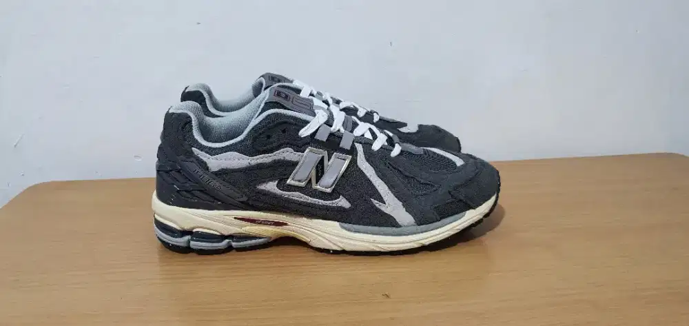 Sepatu Running New Balance NB 1906R Grey size 45