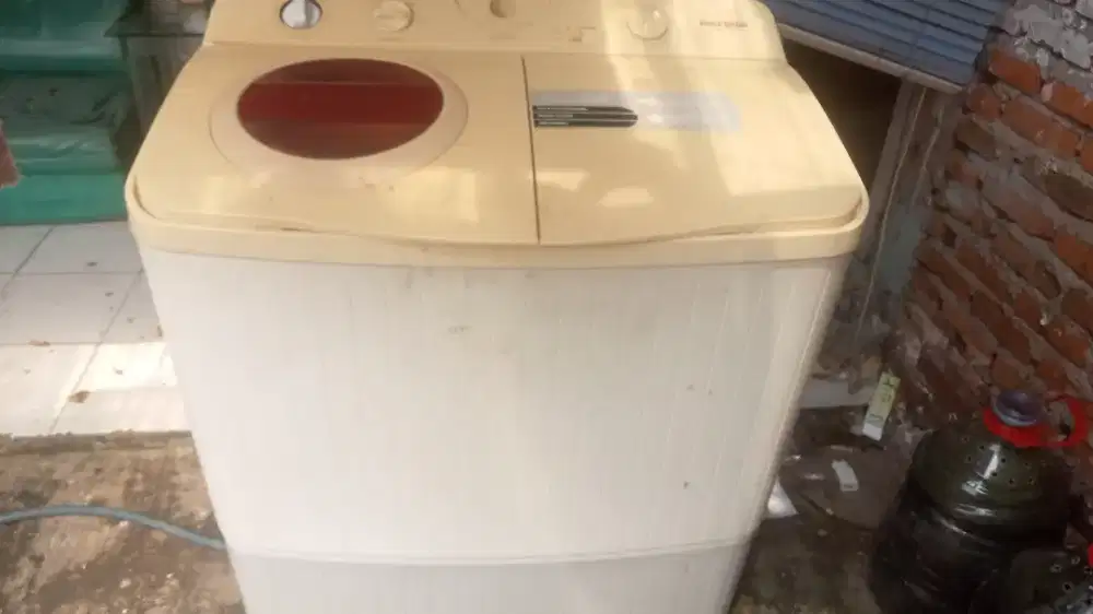 Mesin cuci Polytron 8sampai 9!kg