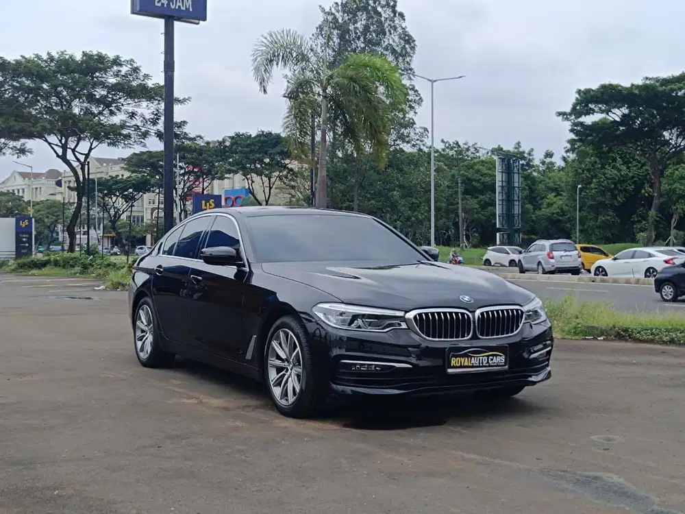 JUAL CEPAT! BMW 520i G30 Luxury 2.0 Sunroof AT 2020 MOBIL SIAP PAKAI