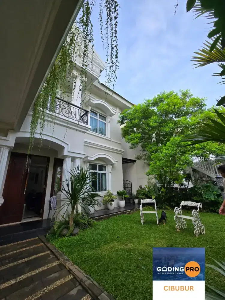 Di Jual Rumah Classic Hook, Luas di Legenda Wisata Cibubur