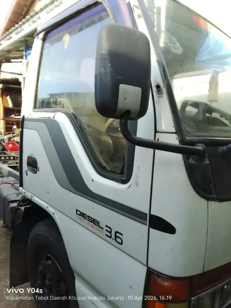 Truk isuzu elf nmr