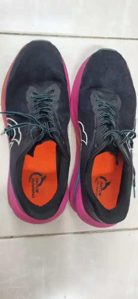 Dijual sepatu lari ortuseight
