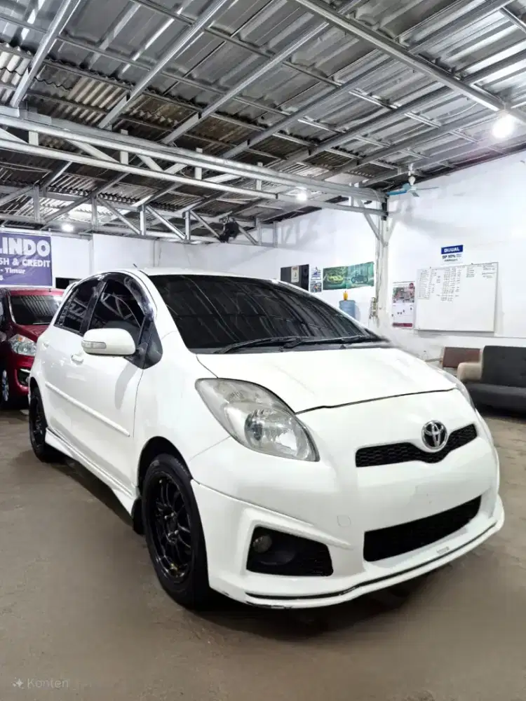 Yaris S TRD a/t 2012 Dp 11 jt