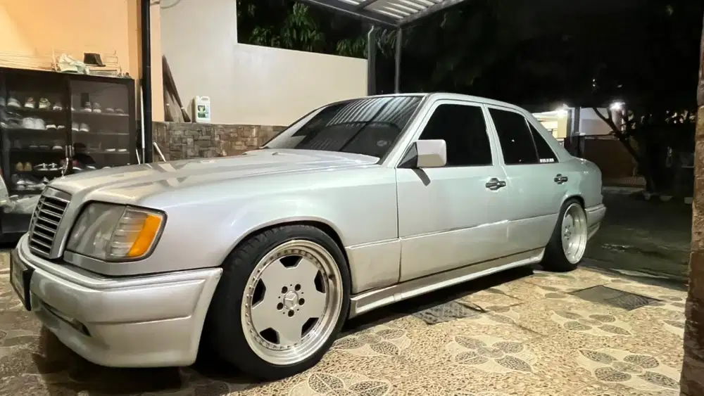 Mercedes-Benz E220 1994 Bensin