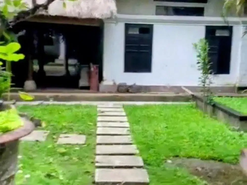 Rumah Vintage 2 Lantai Dijual, di Sidakarya, Denpasar Selatan Area