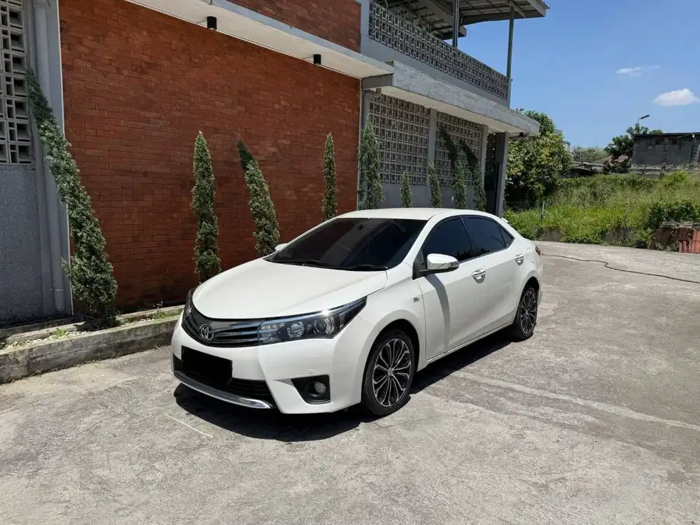 Km77rb - Altis V 1.8 matic 2015 Putih || 2016