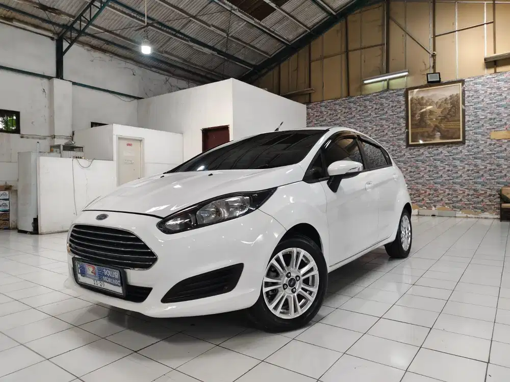 Ford Fiesta Trend 1.5 AT 2014 Facelift Terawat Mulus Siap Pakai