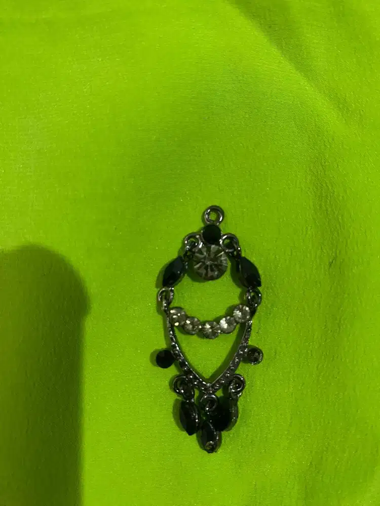 LIONTIN KECIL – PRELOVED