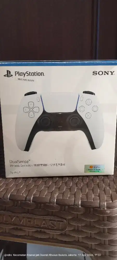 Stik original PS5 dan kaset FIFA 2023