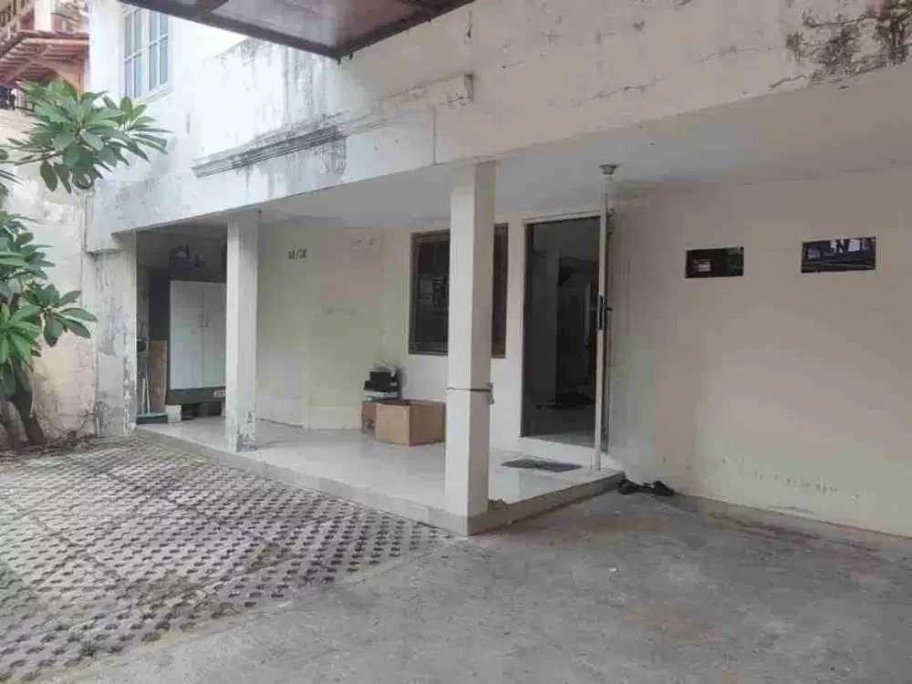 DIJUAL RUMAH GADING MAS SEMI FURNISH (BU)