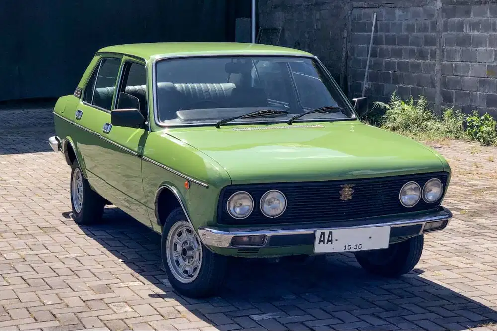 [COLLECTIBLE ITEMS!] FIAT 132 GLS M/T 1977 (GREEN)
